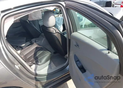 2017 Chevrolet Volt Lt z USA, uszkodzony, nr VIN 1G1RA6S52HU163133